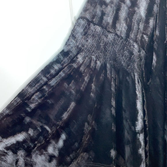 Ladies black dress - Picture 3 of 9